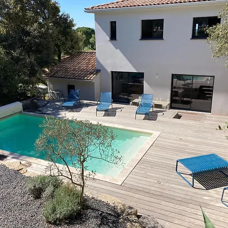 Villa Contemporaine Avec Piscine