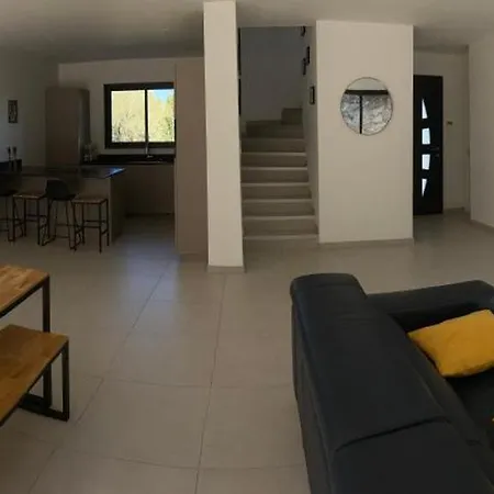 Villa Contemporaine Avec Piscine *