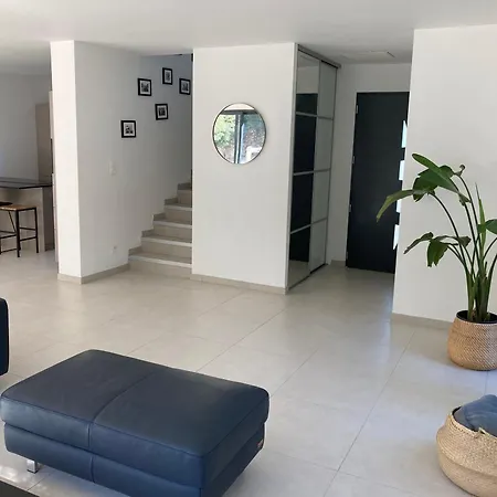 Contemporaine Avec Piscine Villa
