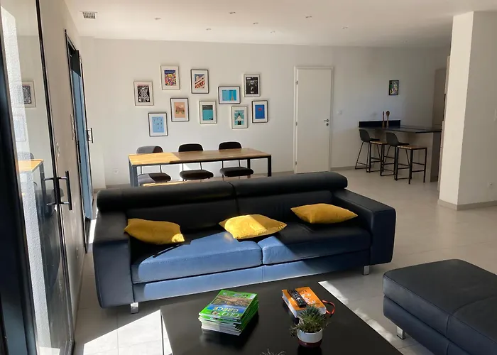 Contemporaine Avec Piscine * Sussargues