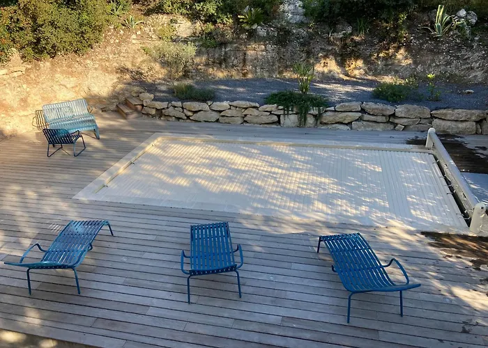 Вилла Contemporaine Avec Piscine