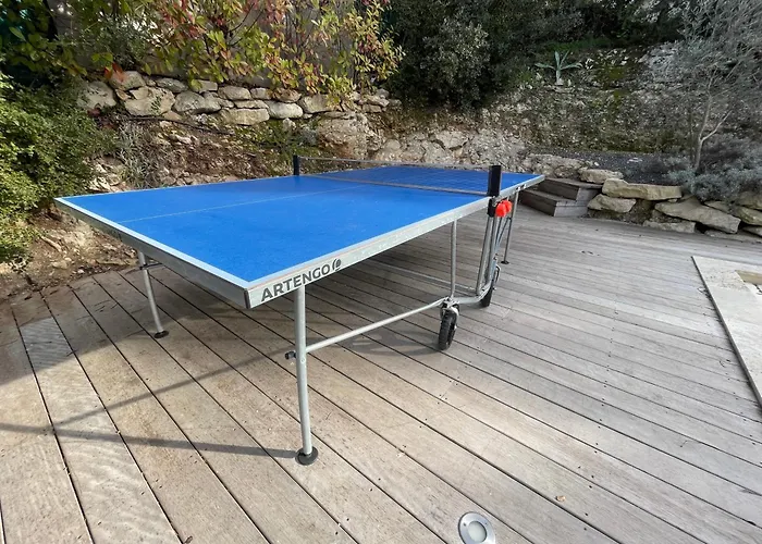 Contemporaine Avec Piscine Sussargues